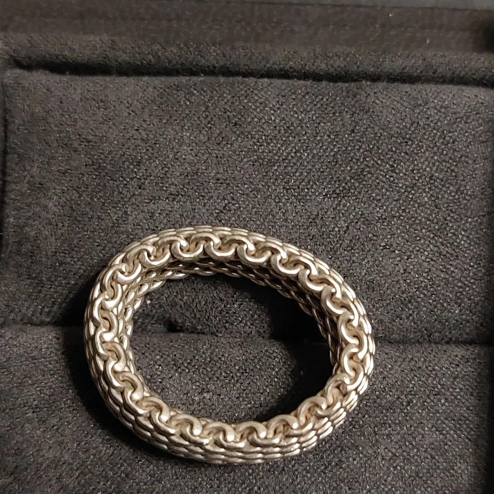 Tiffany & Co. Mesh Ring **AUTHENTIC** - Picture 2 of 3